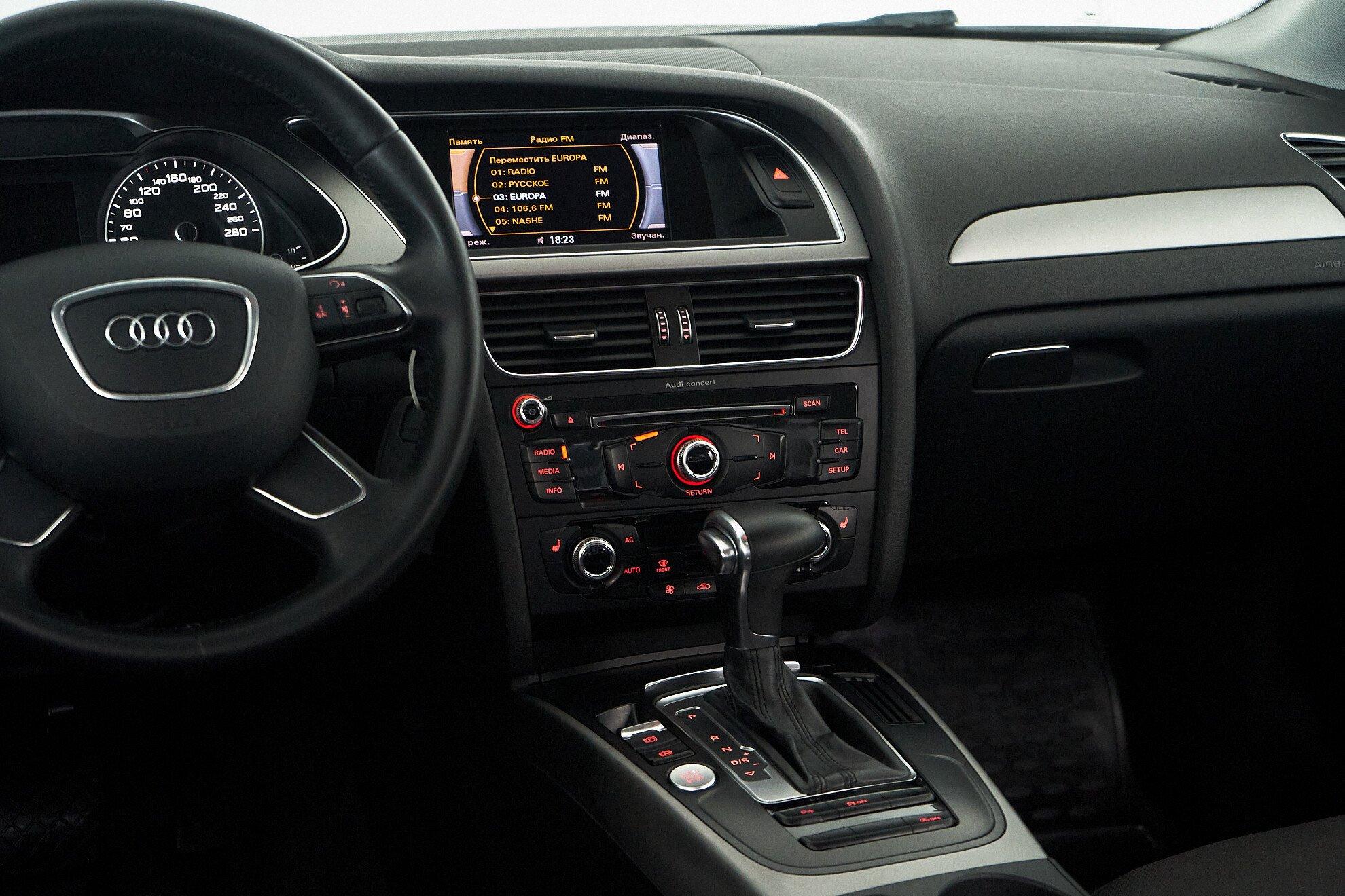 Audi A4 2012, черный