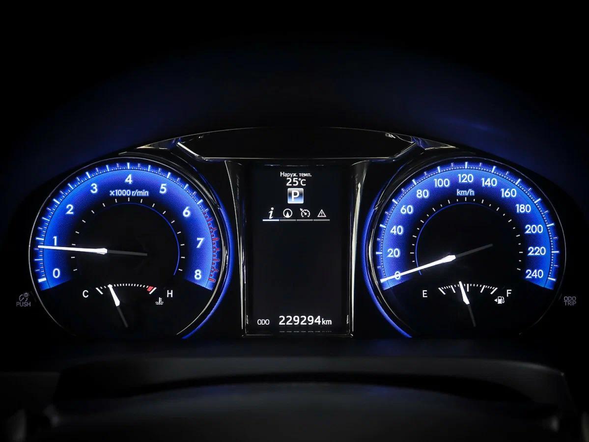 Toyota Camry 2017, черный