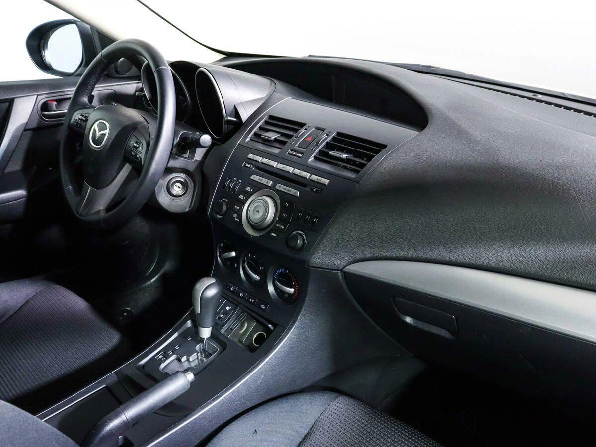 Mazda 3 2012, белый