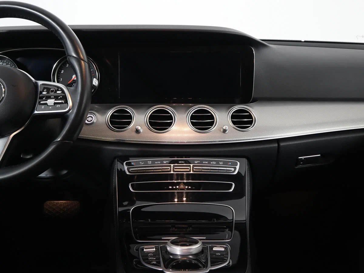 Mercedes-Benz E-Класс 2016, черный