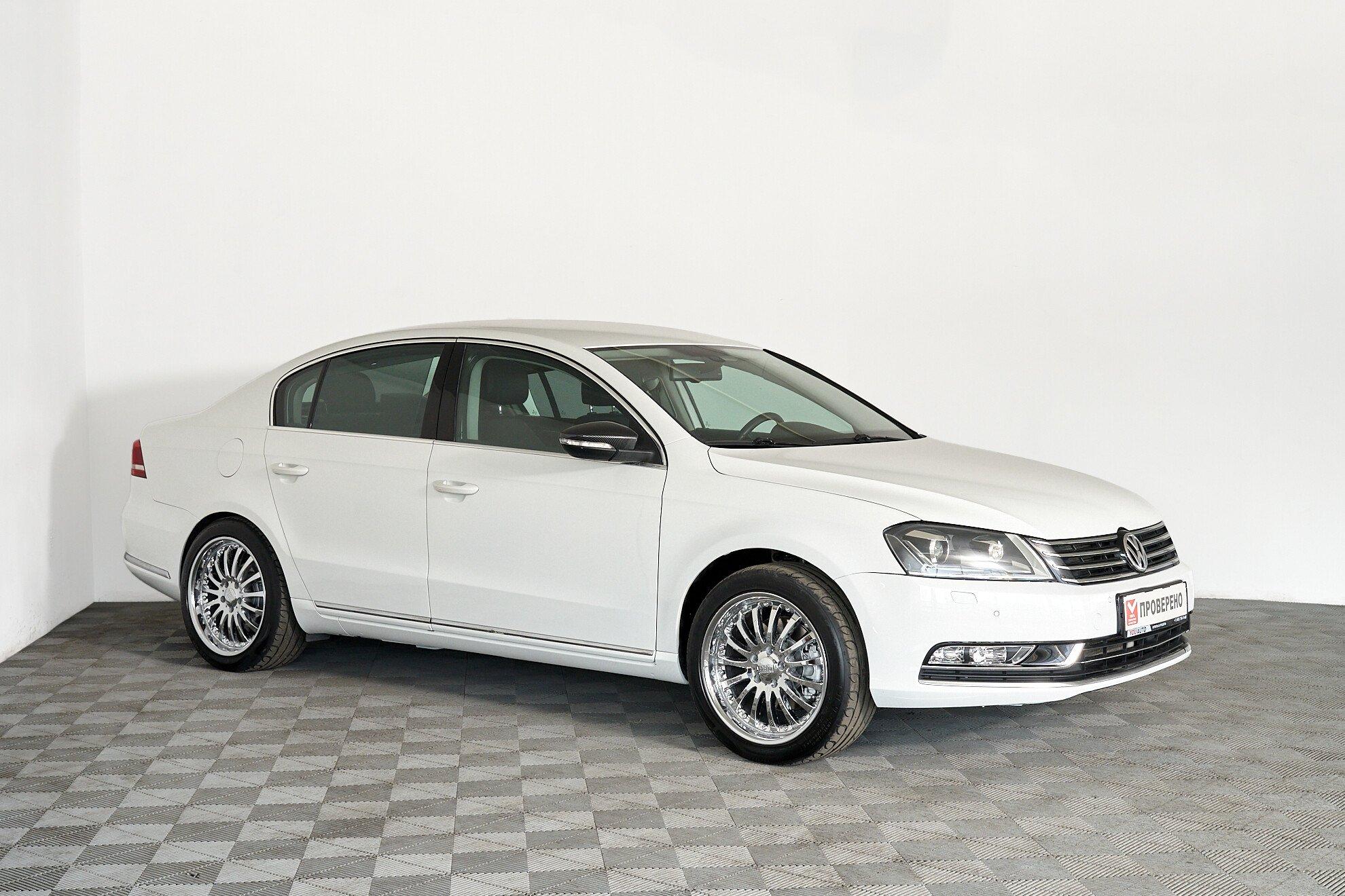 Volkswagen Passat 2012, белый