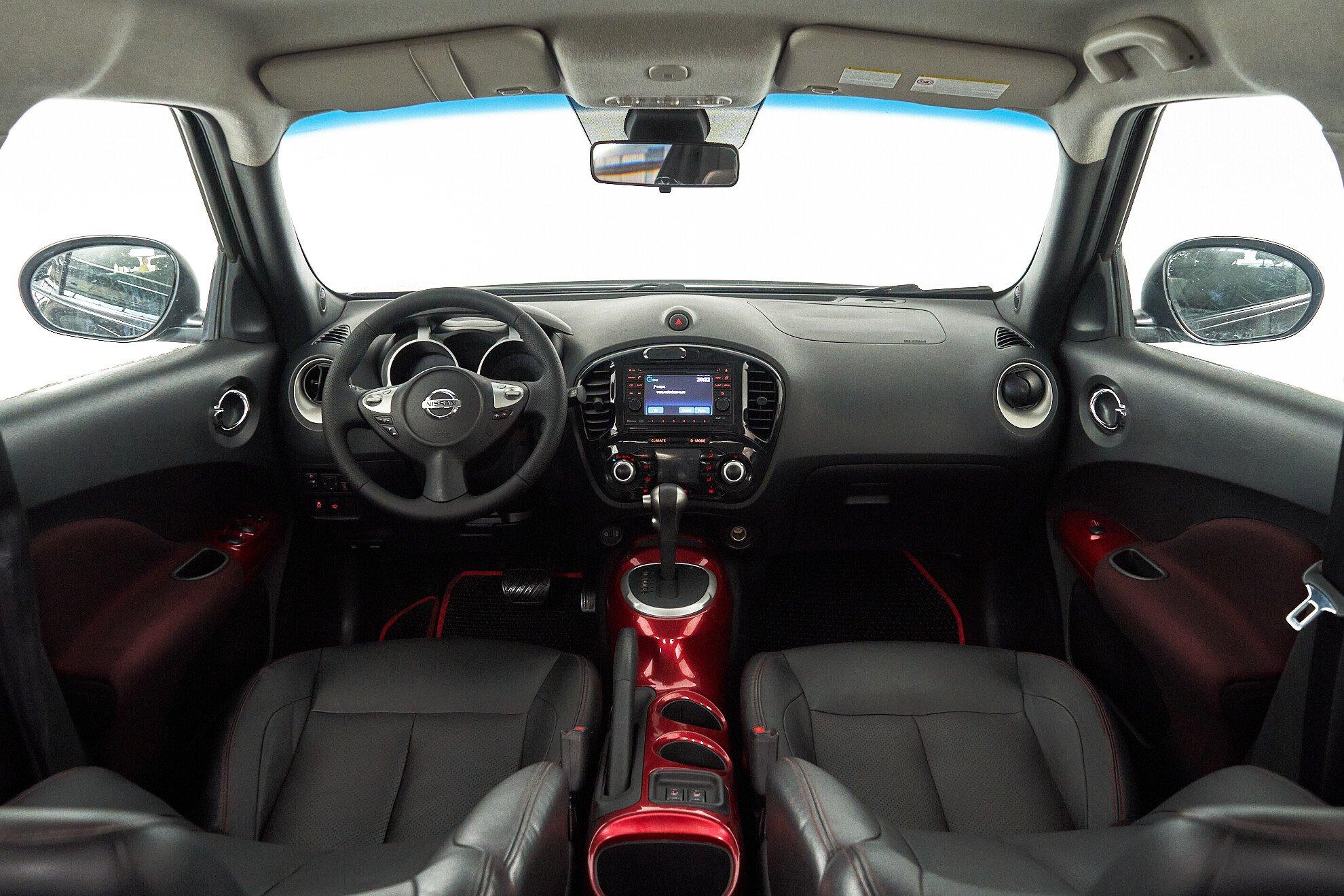 Nissan Juke 2011, черный