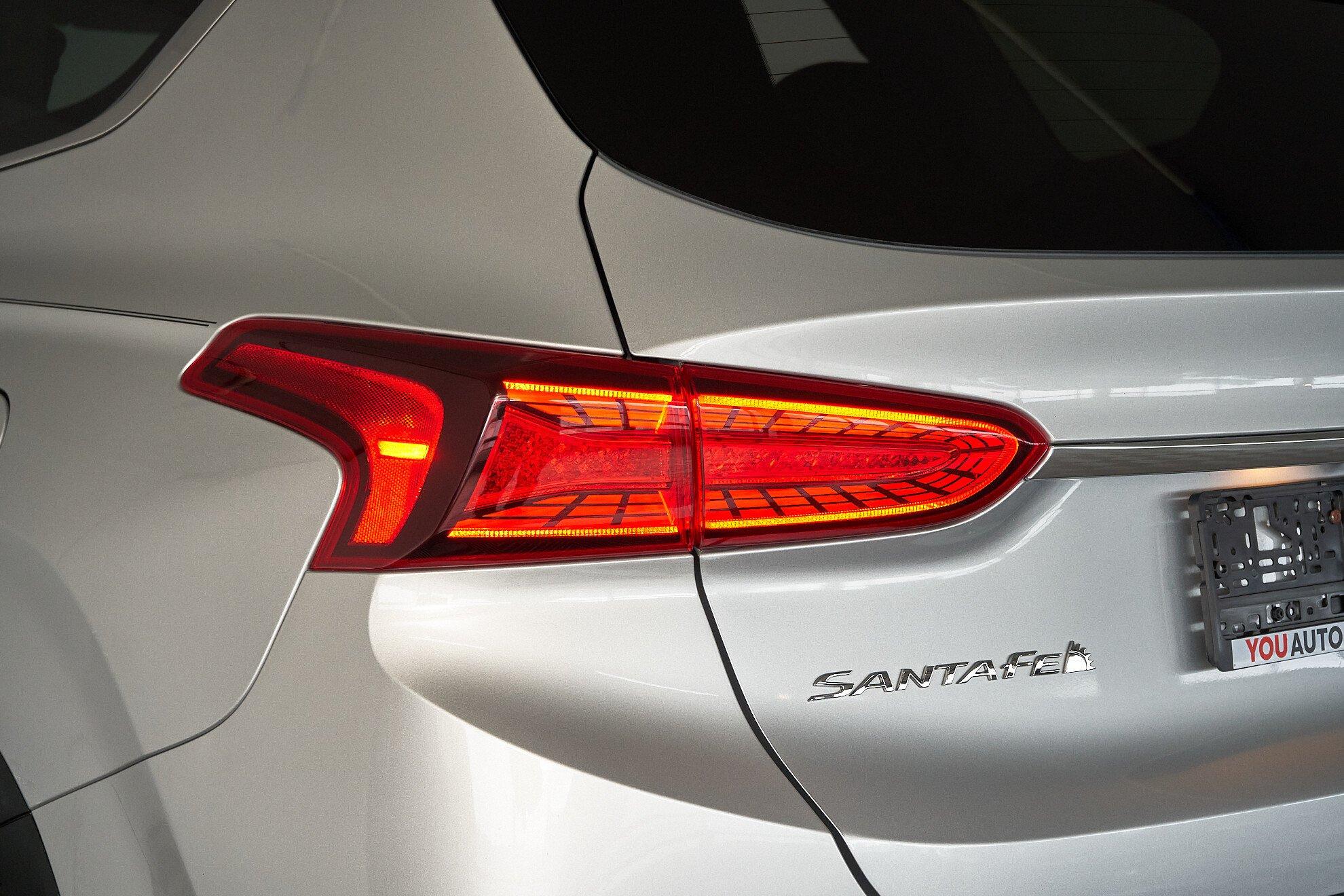 Hyundai Santa Fe 2018, серый