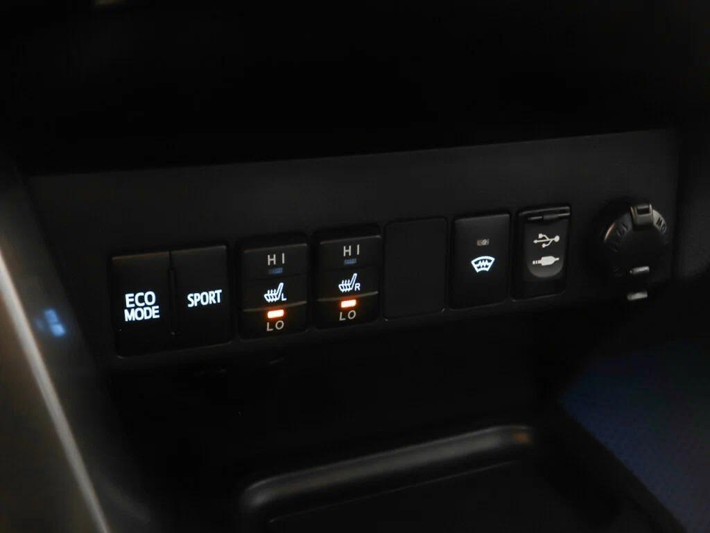 Toyota RAV4 2017, черный