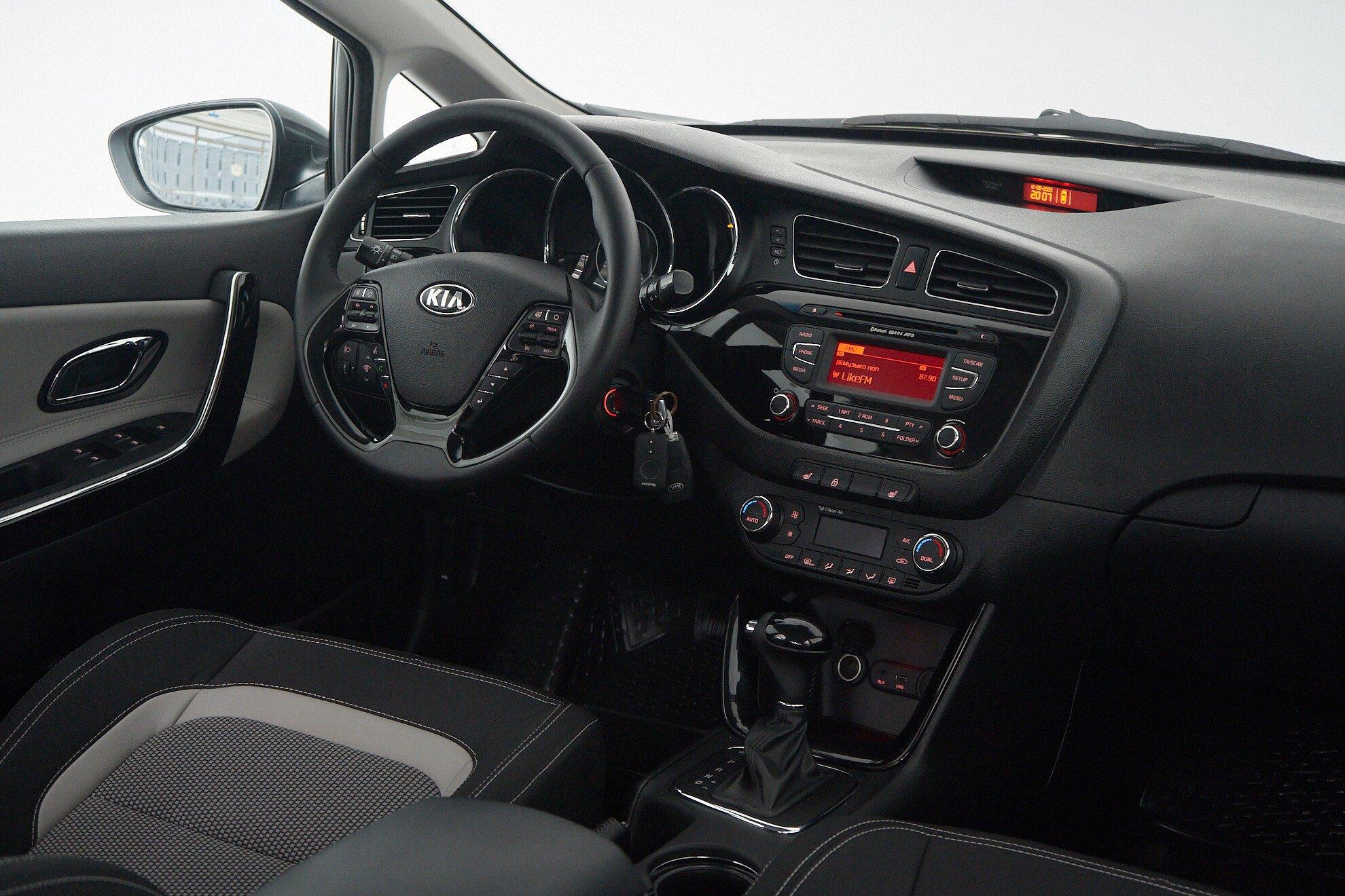 Kia Ceed 2015, серый