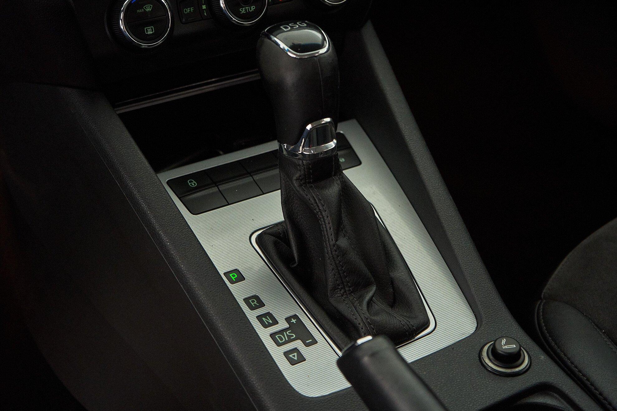 Skoda Octavia 2016, белый