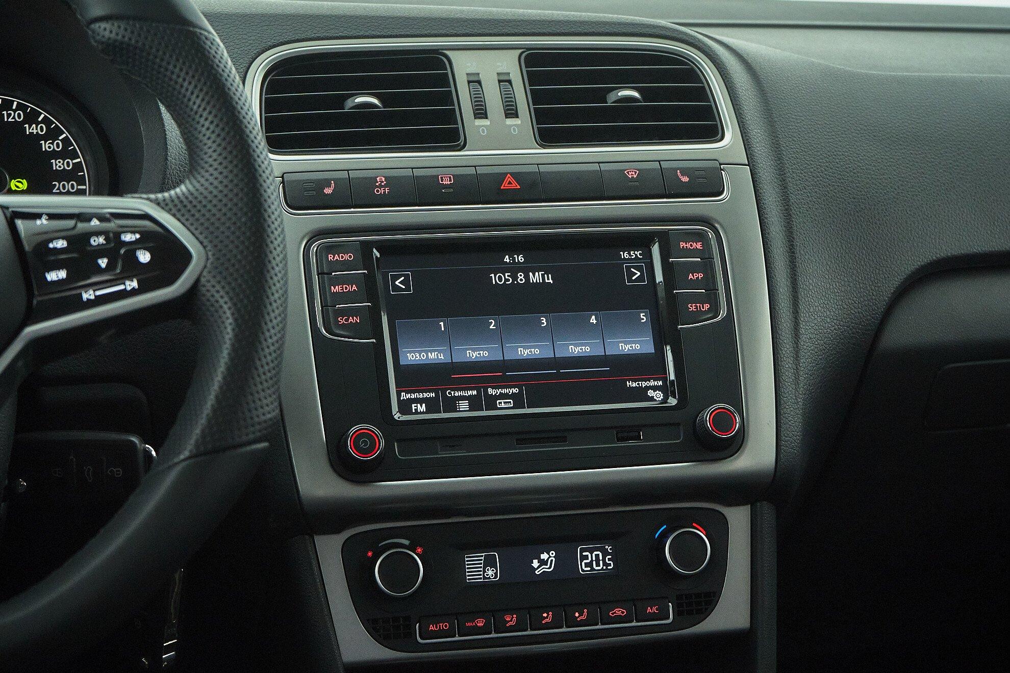 Volkswagen Polo 2019, серебряный