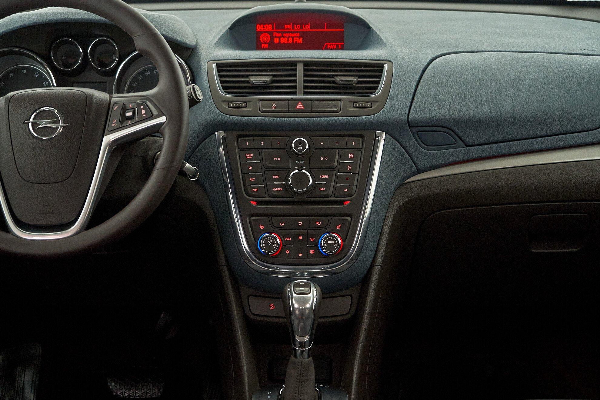 Opel Mokka 2013, белый