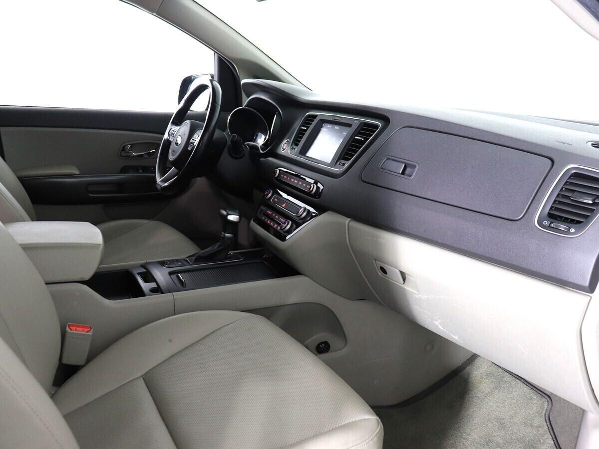 Kia Carnival 2017, серый