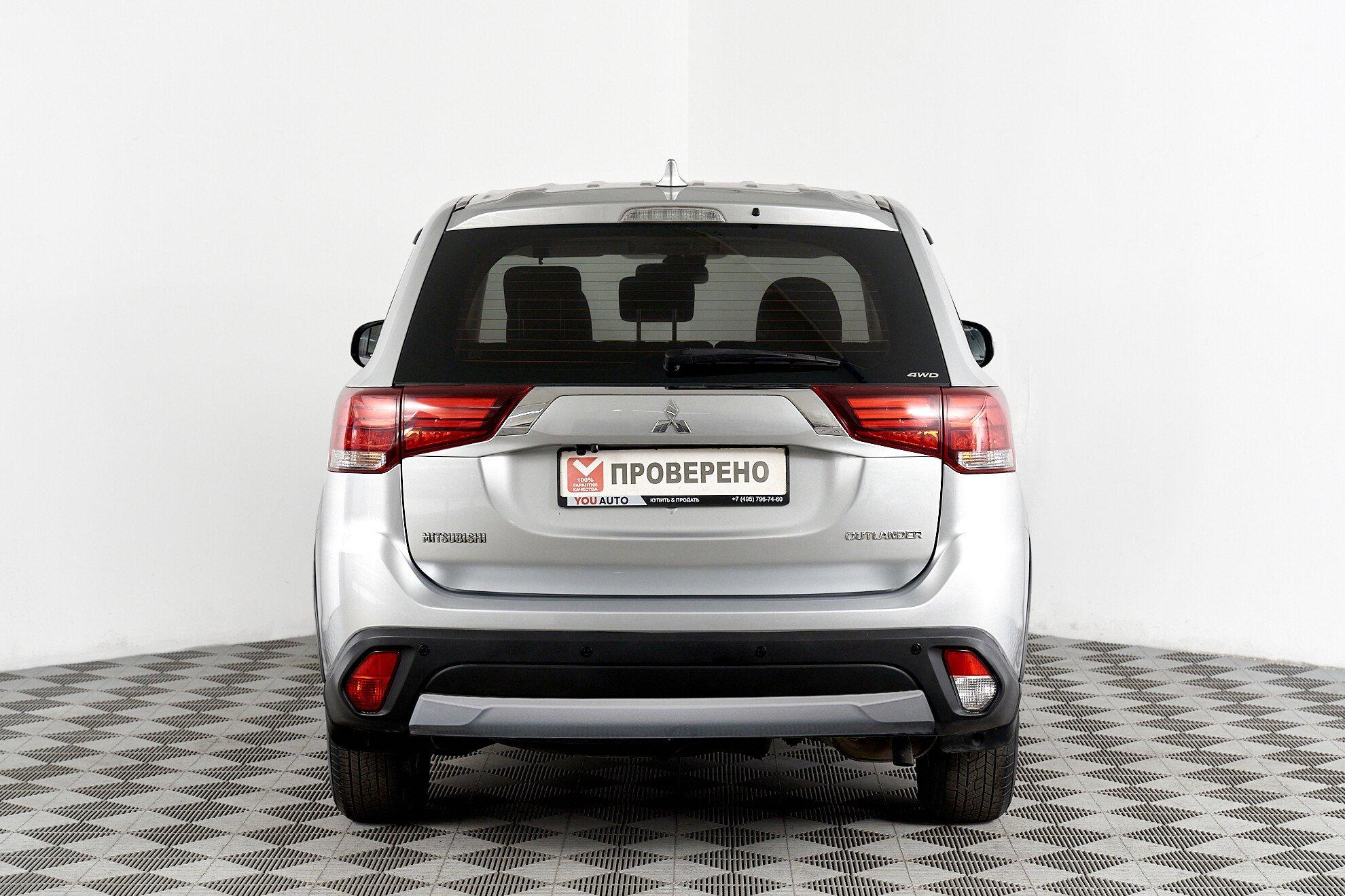 Mitsubishi Outlander 2018, серый