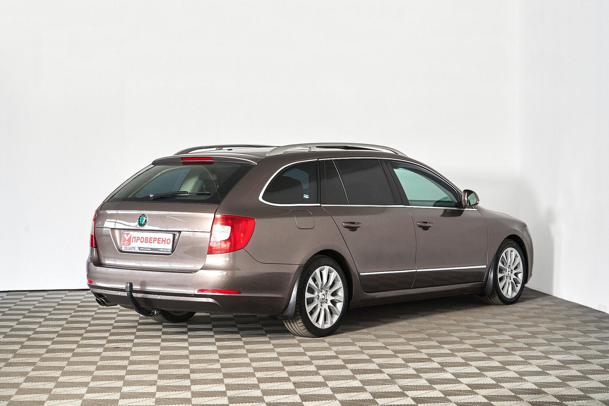 Skoda Superb 2011, коричневый