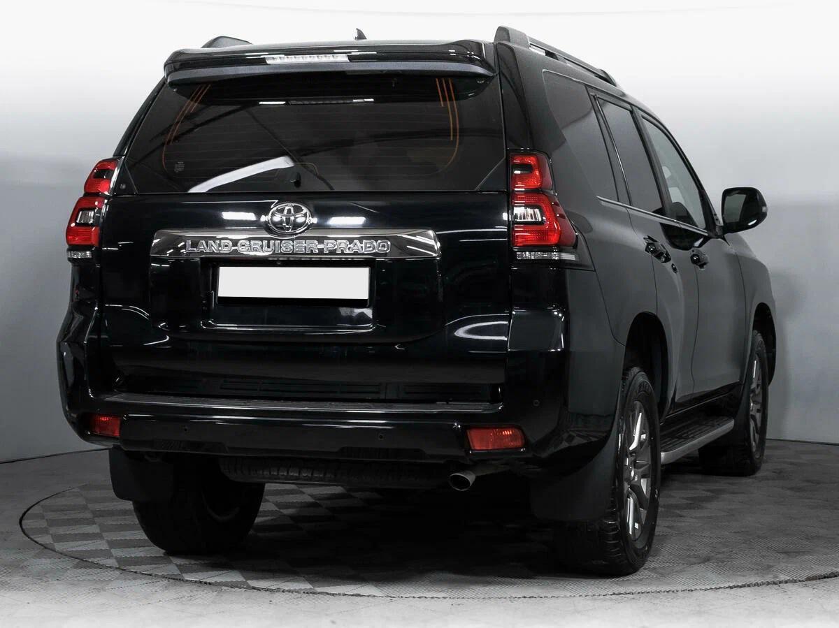 Toyota Land Cruiser Prado 2018, черный