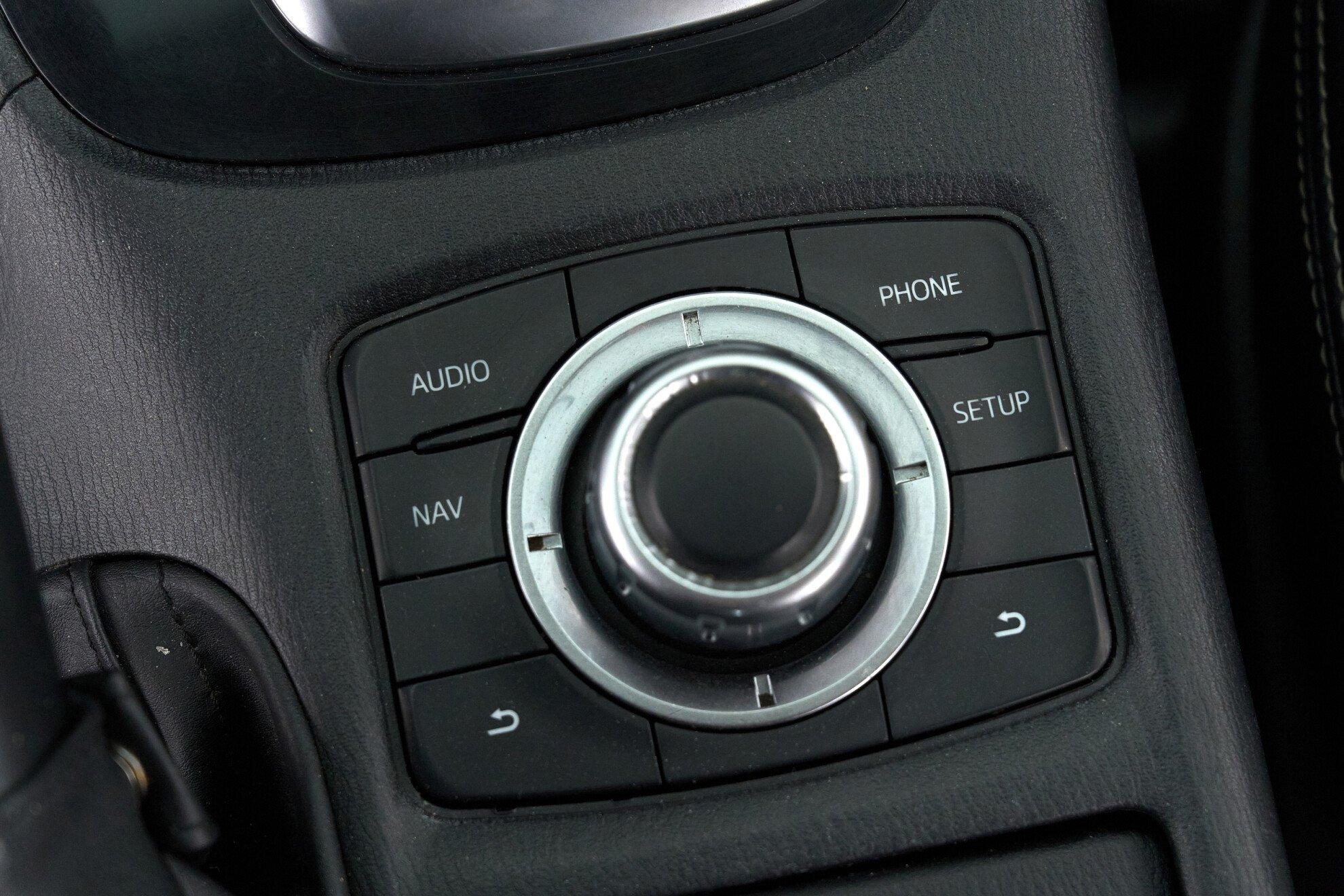 Mazda 6 2014, белый