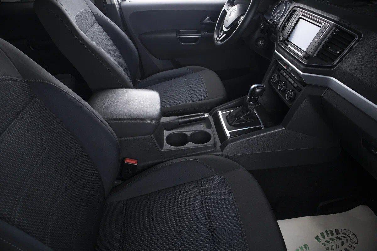 Volkswagen Amarok 2016, серый