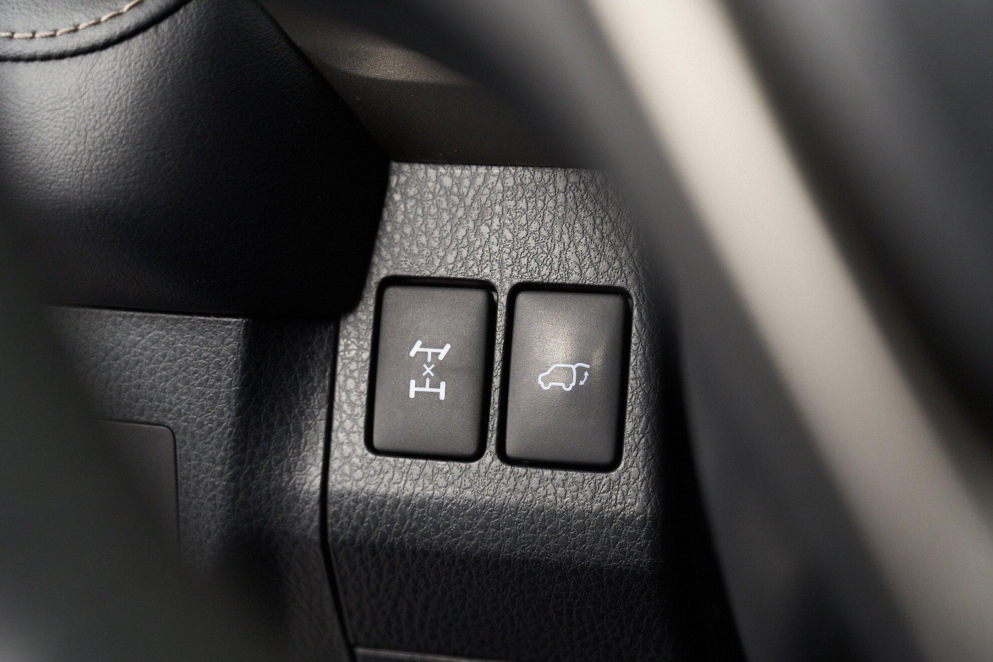 Toyota RAV4 2013, белый