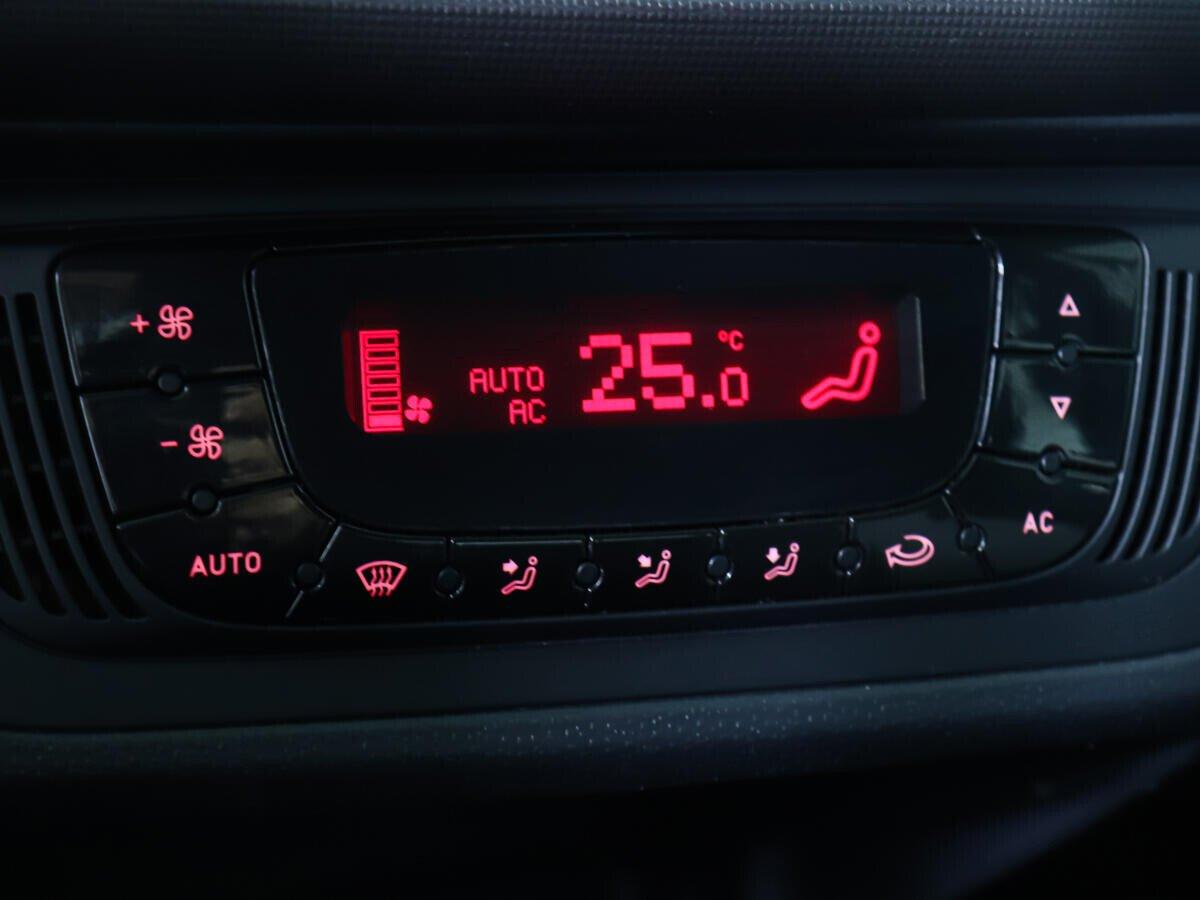 Seat Ibiza 2015, зеленый