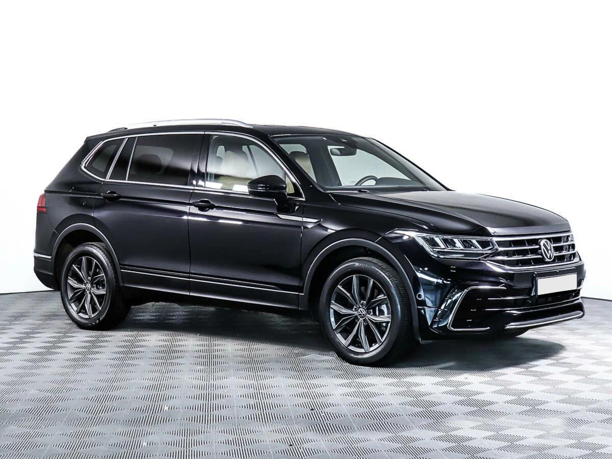 Volkswagen Tiguan 2022, черный