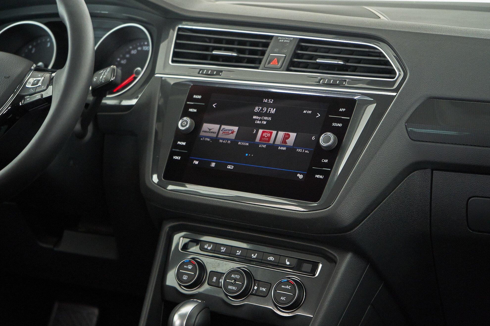 Volkswagen Tiguan 2017, черный