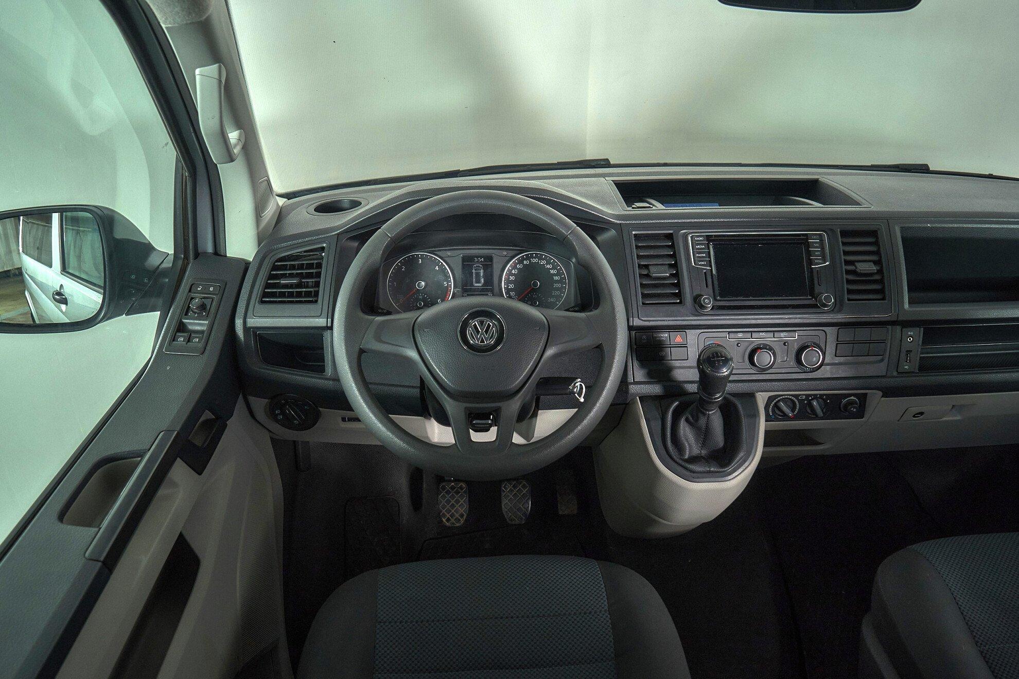 Volkswagen Transporter 2018, серебряный