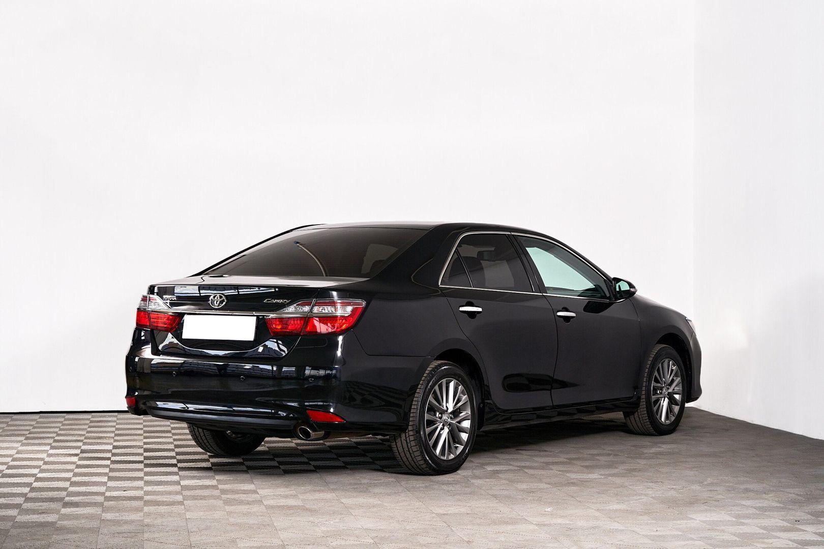 Toyota Camry 2017, черный