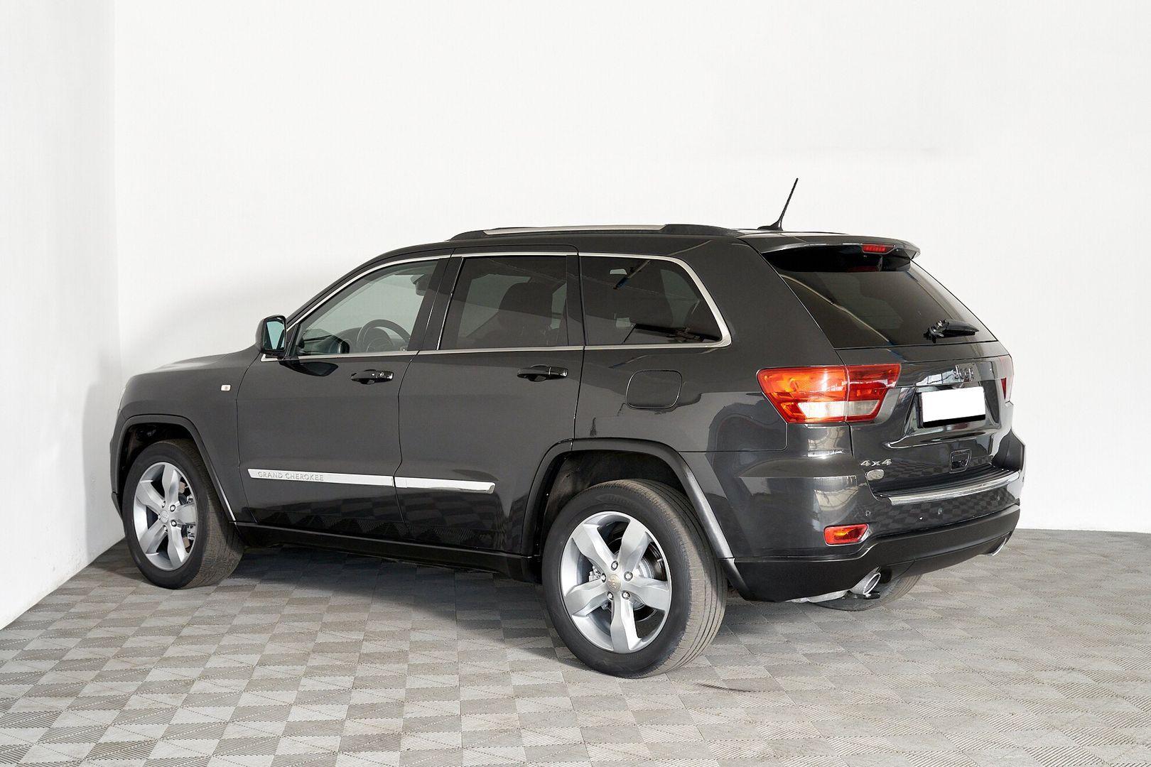Jeep Grand Cherokee 2011, серый