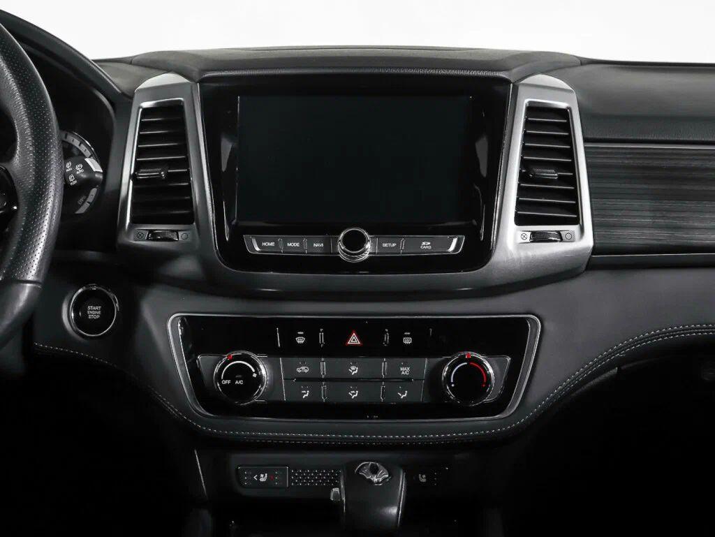 SsangYong Rexton 2019, черный