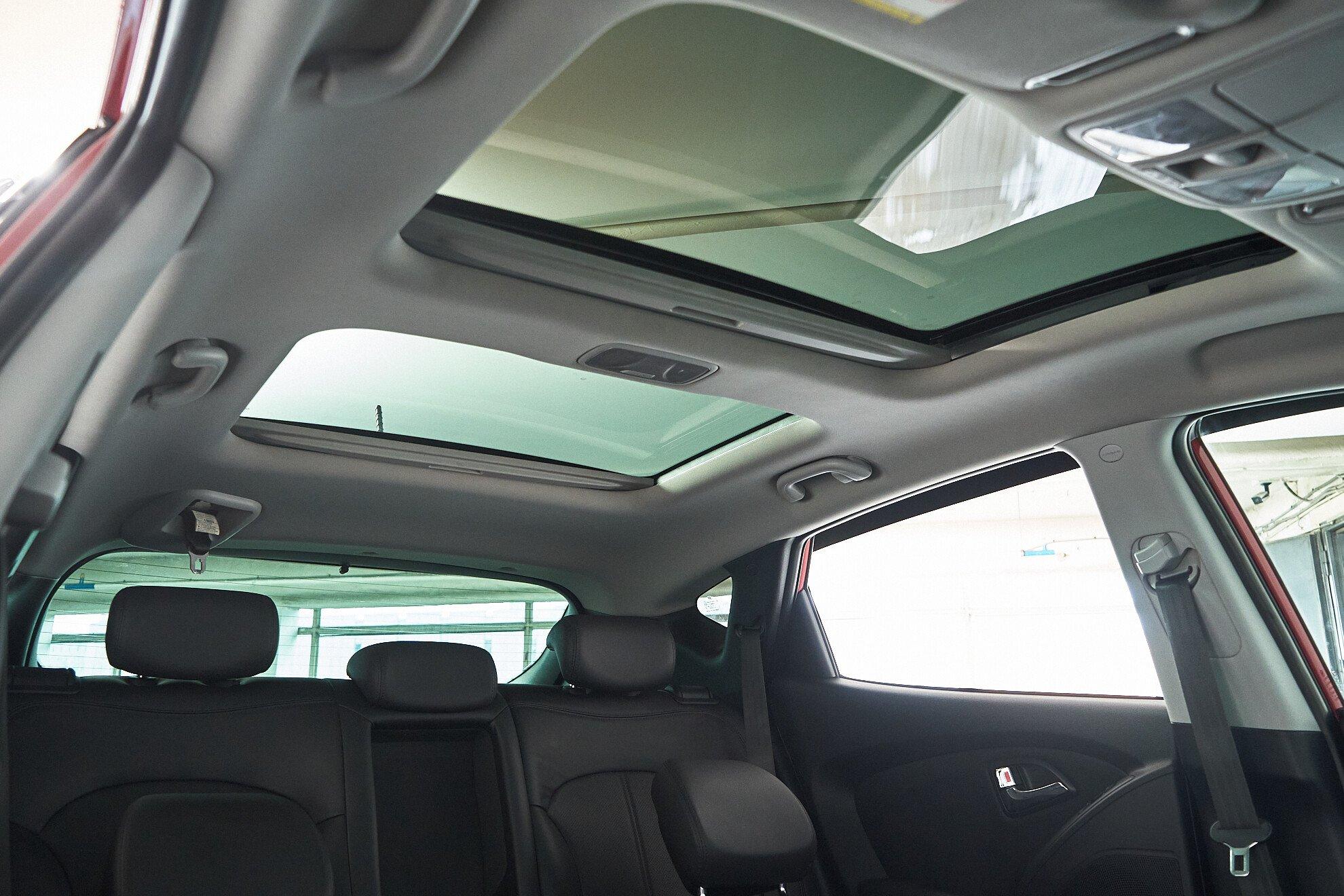 Hyundai ix35 2010, красный