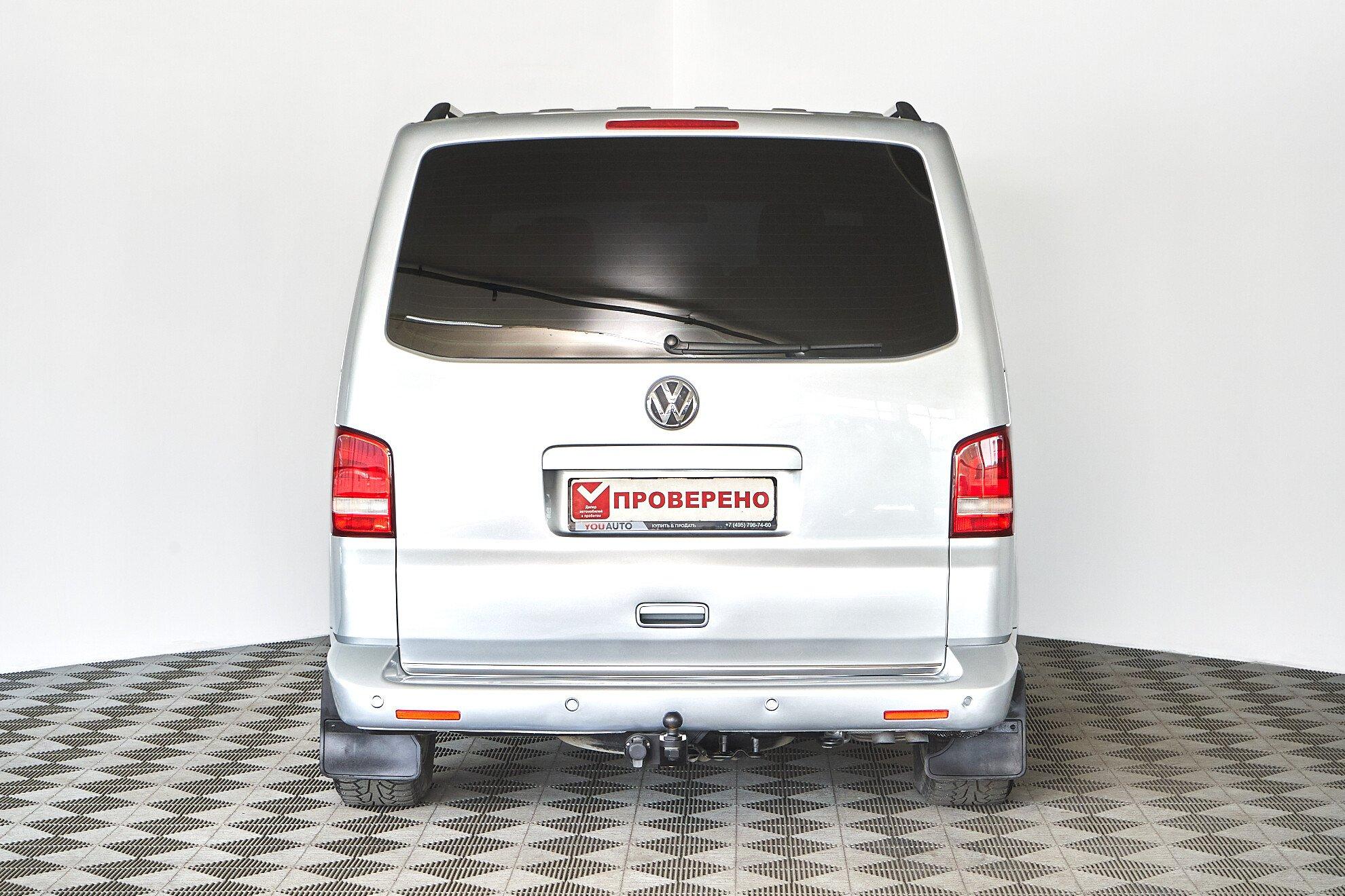 Volkswagen Multivan 2010, серебряный