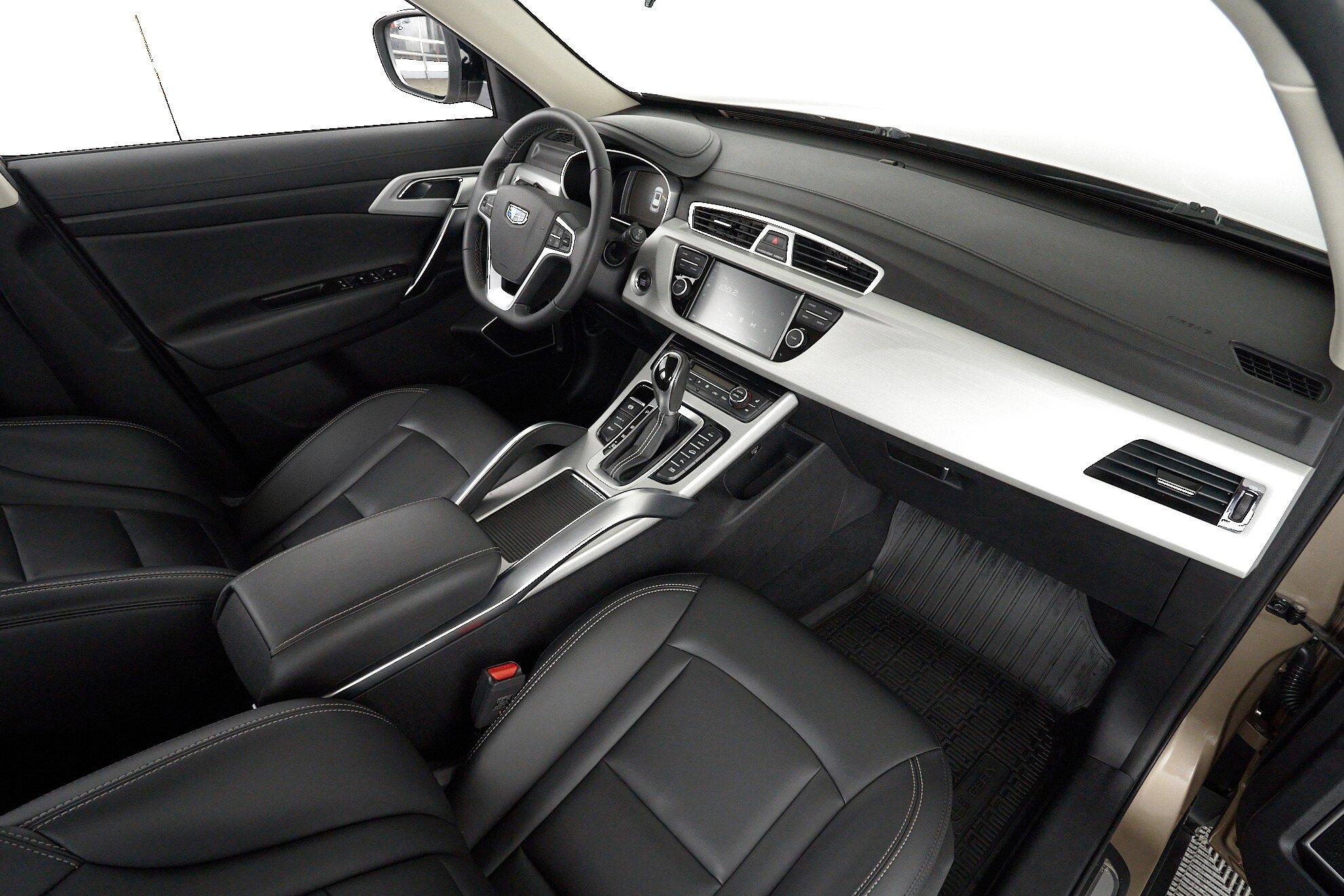 Geely Atlas 2019, бежевый
