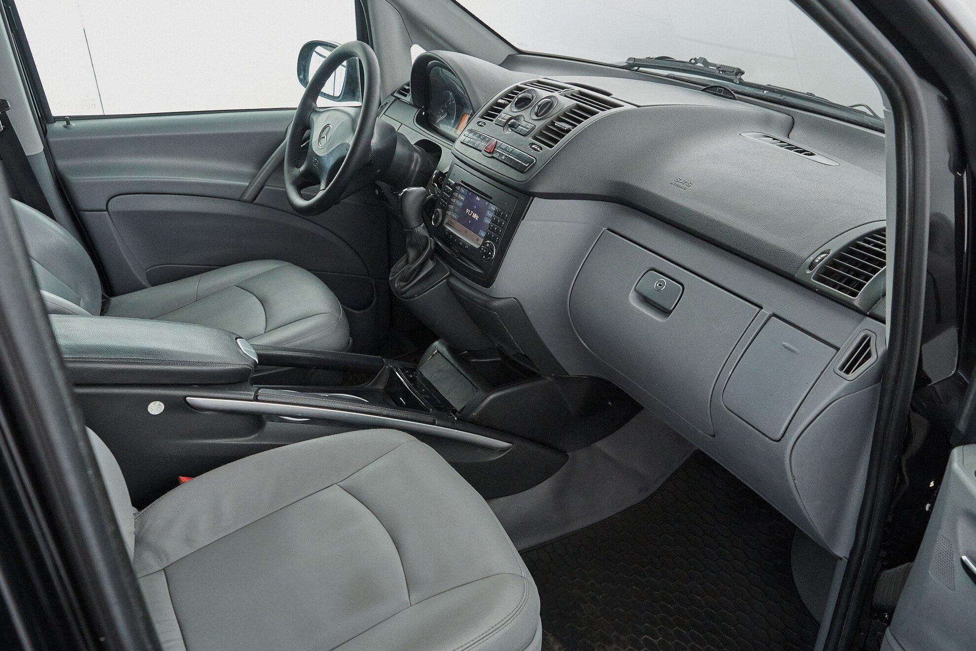 Mercedes-Benz Vito 2010, черный