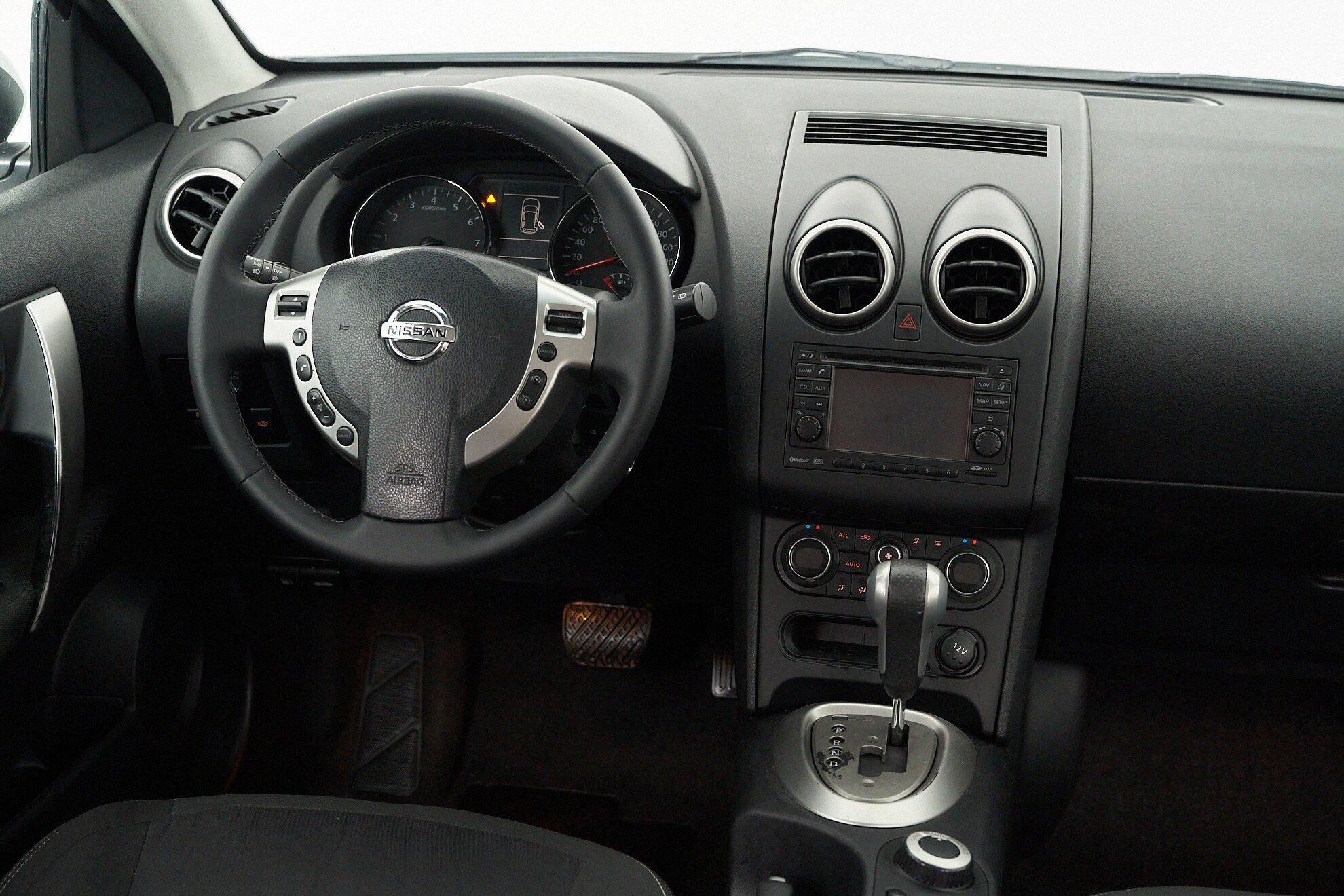 Nissan Qashqai 2012, белый