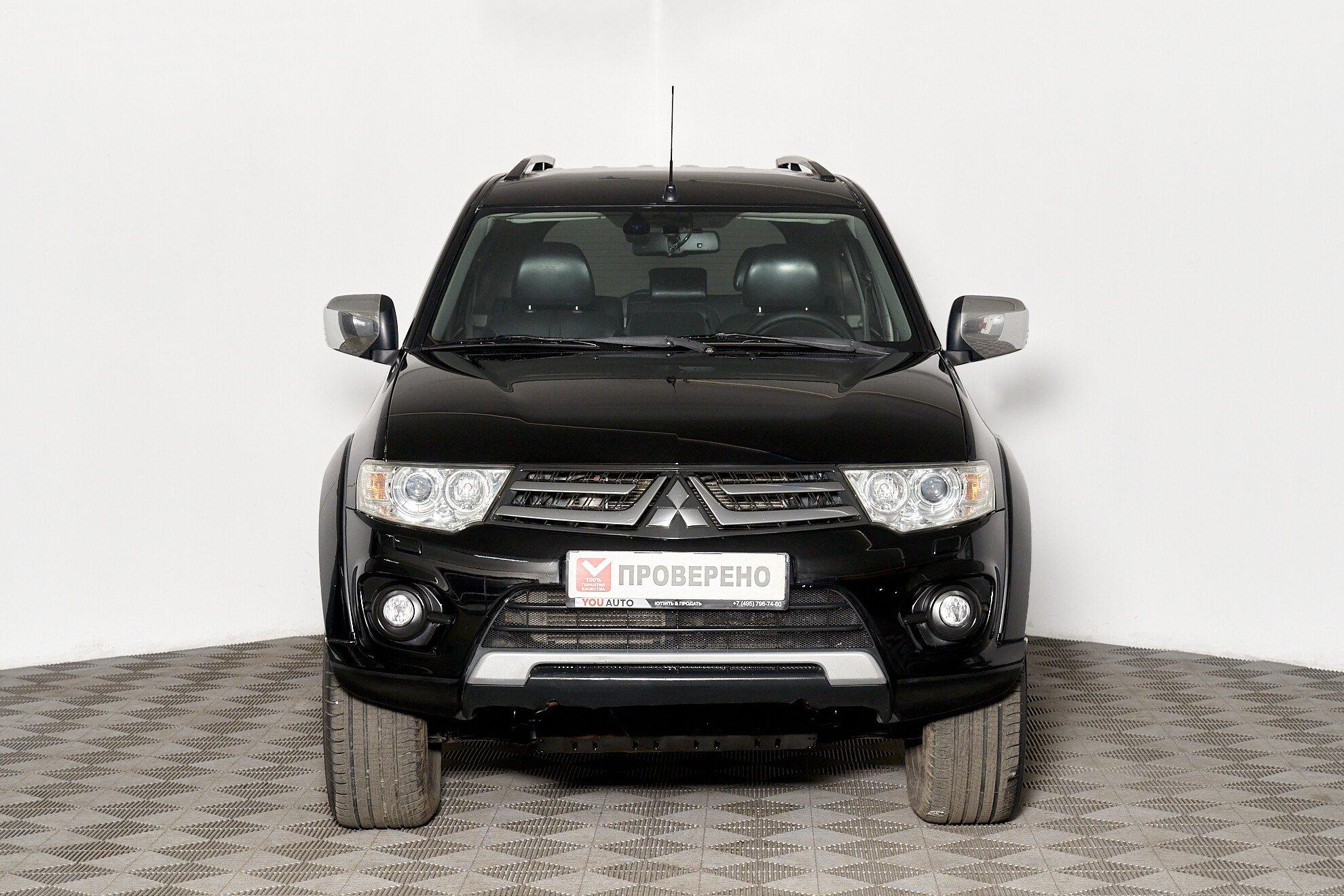 Mitsubishi Pajero Sport 2015, черный