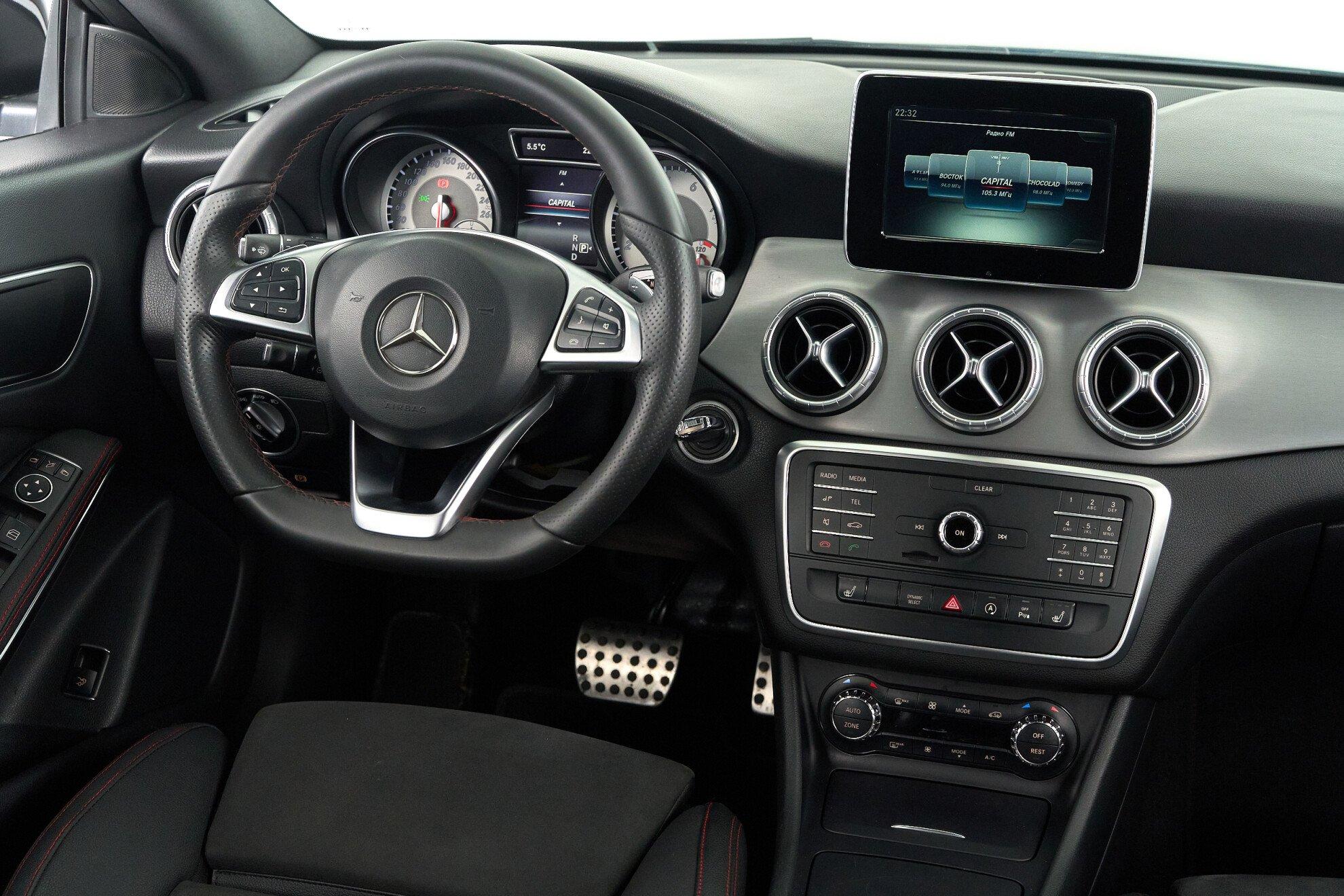 Mercedes-Benz CLA 2016, черный