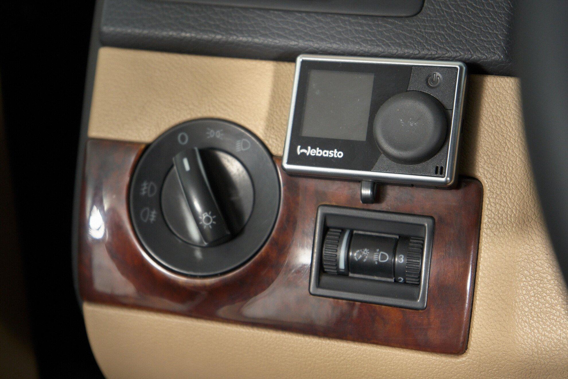 Volkswagen Multivan 2008, черный