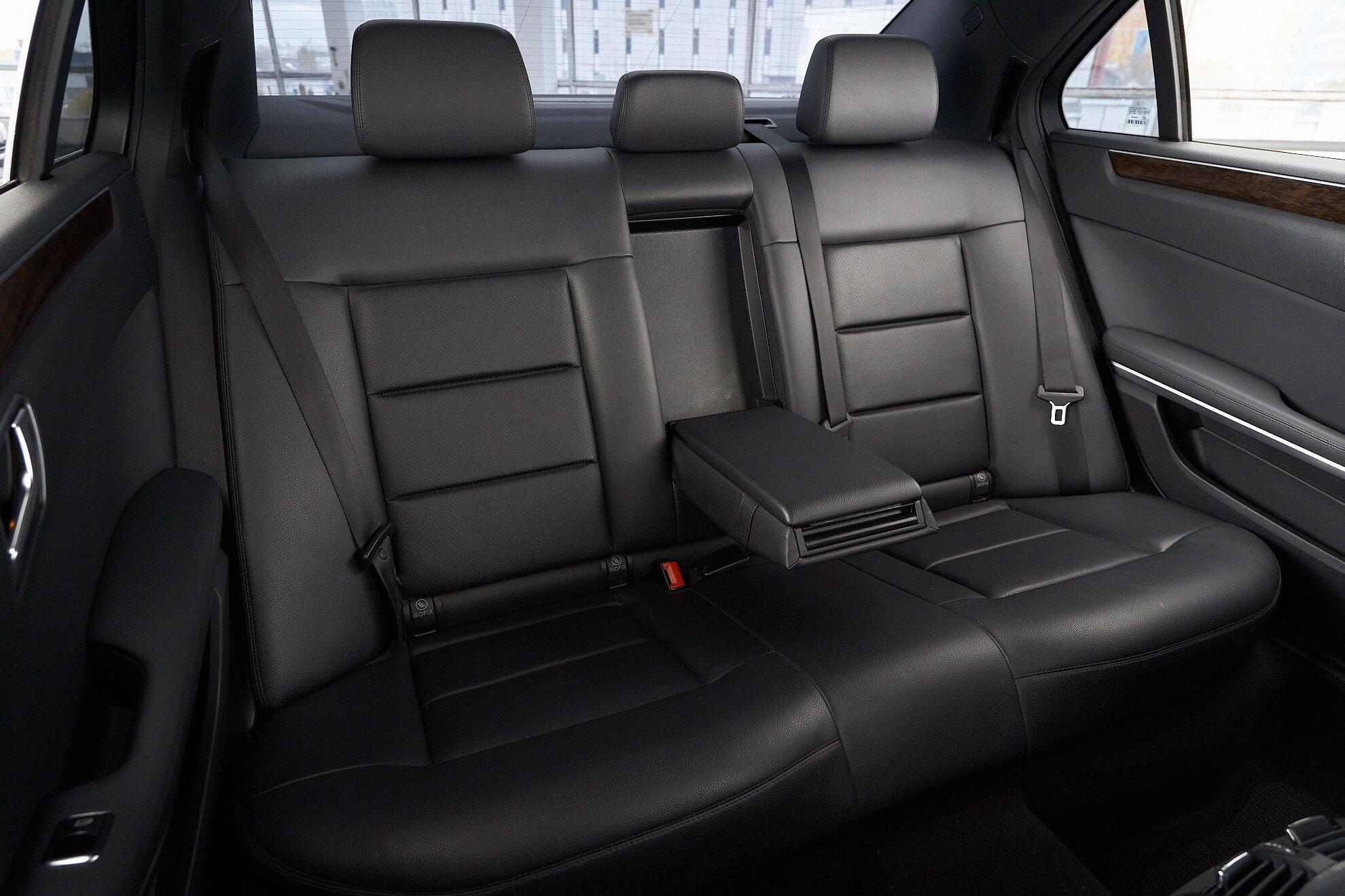 Mercedes-Benz E-Класс 2012, белый