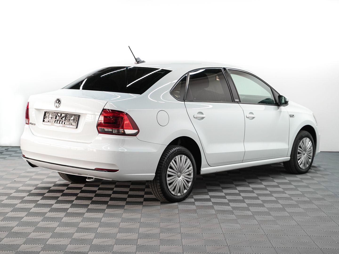 Volkswagen Polo 2017, белый