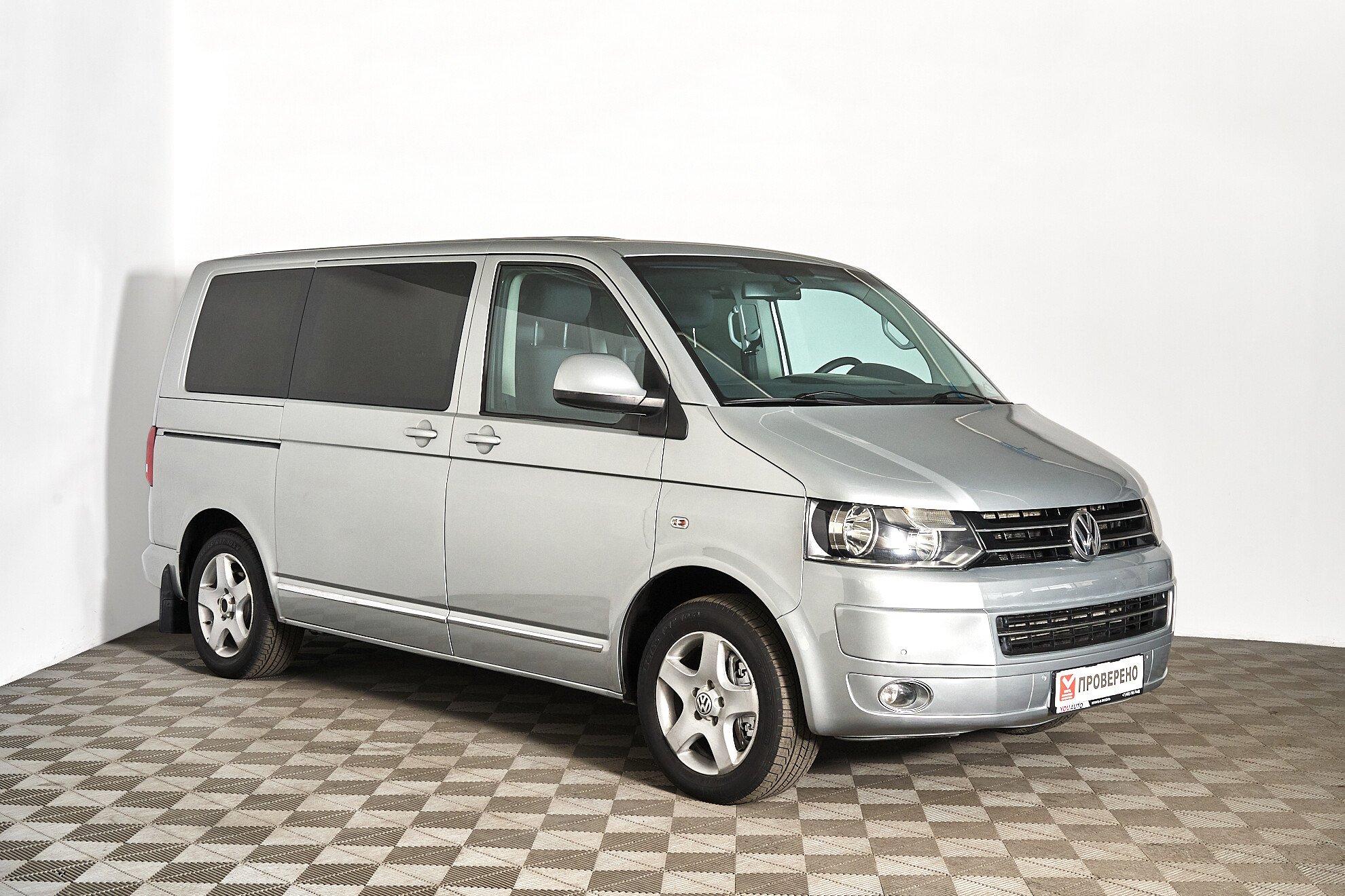 Volkswagen Multivan 2010, серебряный
