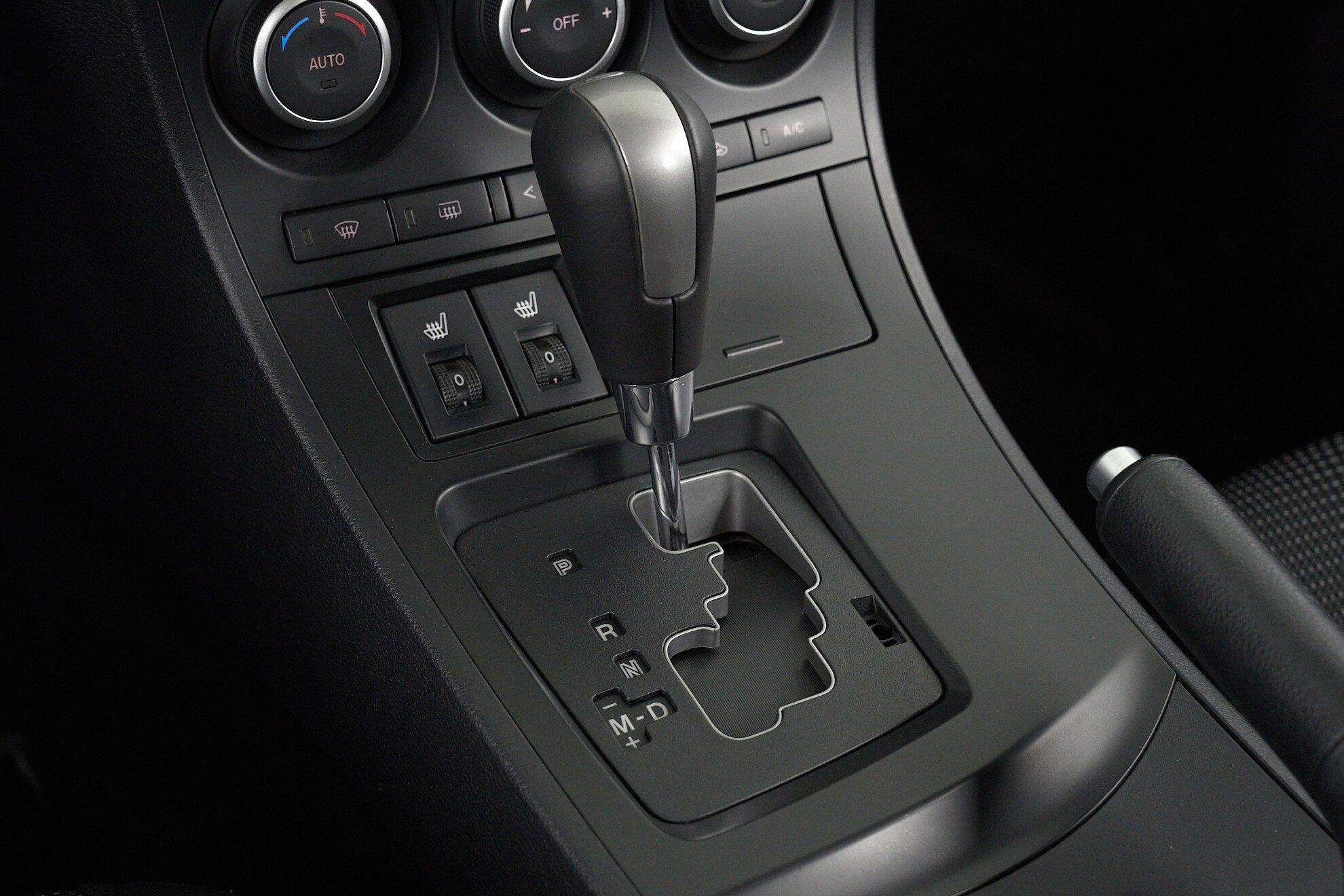 Mazda 3 2012, коричневый