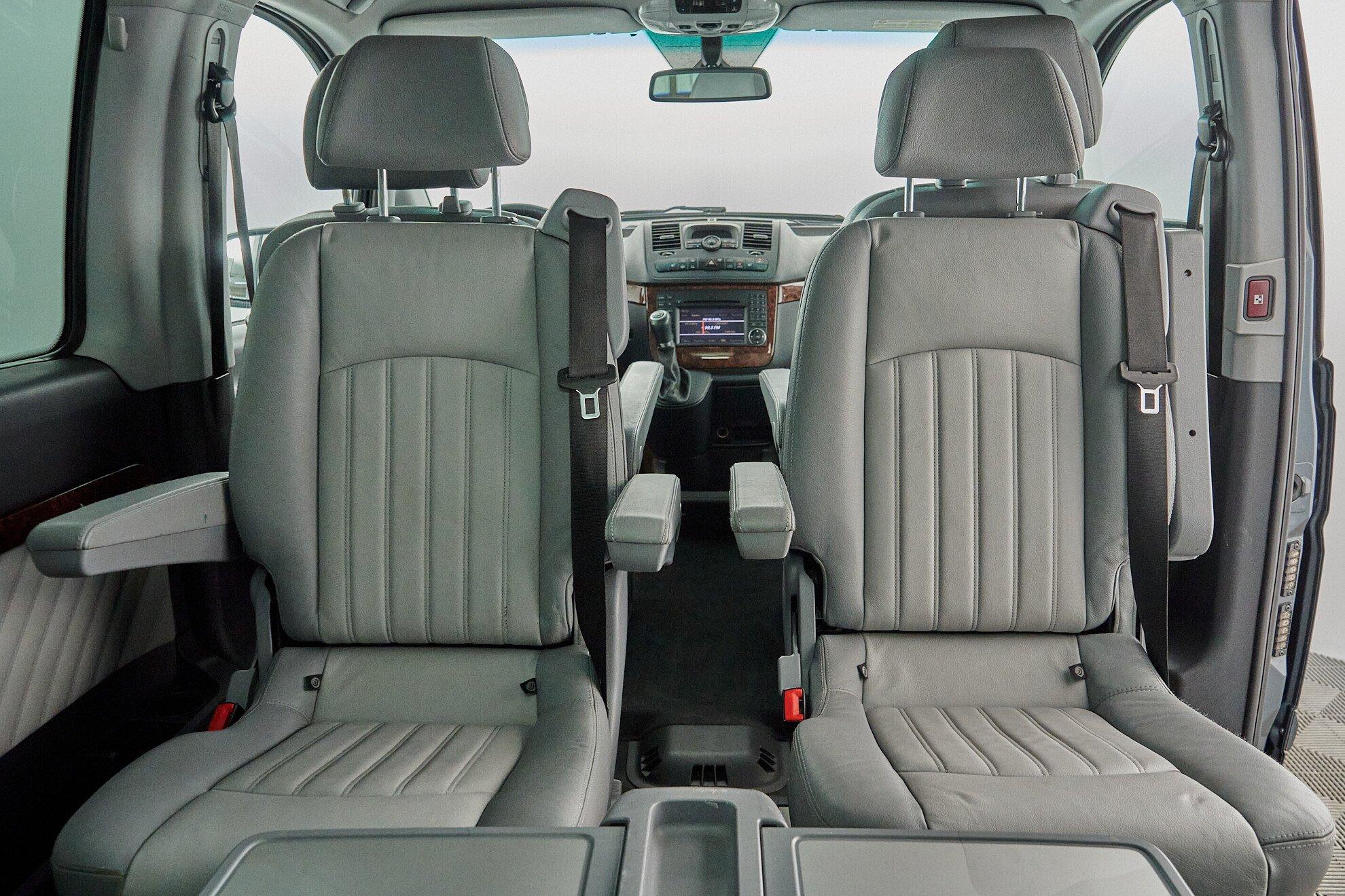 Mercedes-Benz Viano 2012, серый