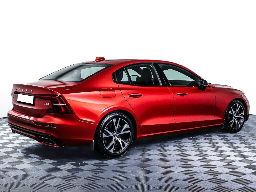 Volvo S60 2020, красный