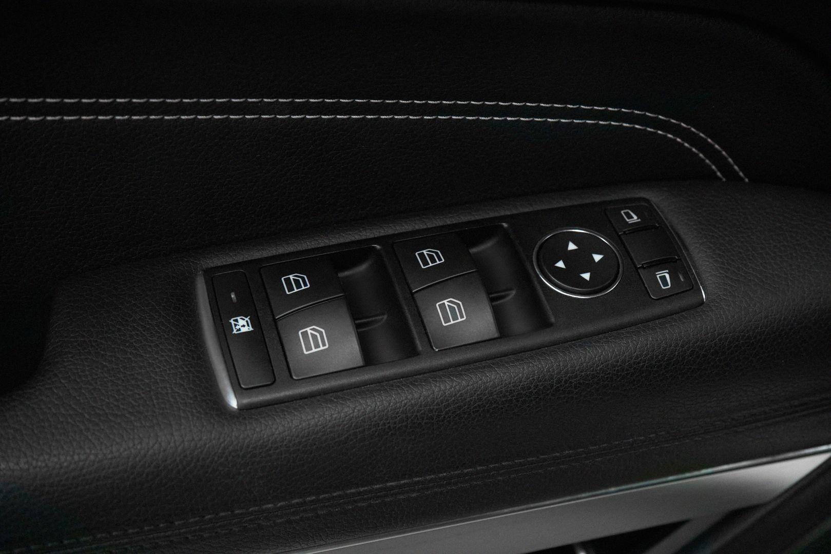 Mercedes-Benz E-Класс 2013, белый