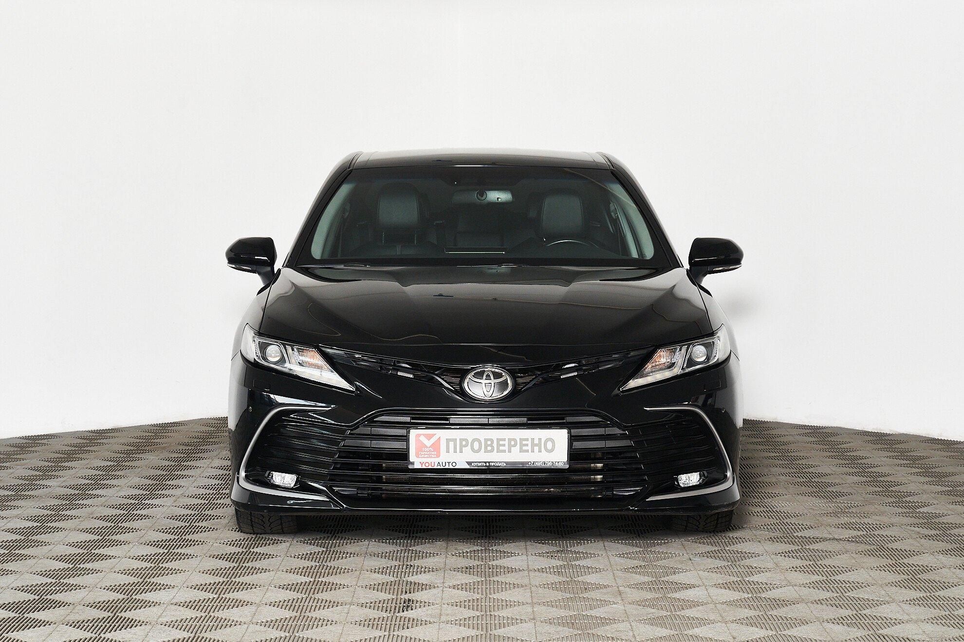 Toyota Camry 2022, черный