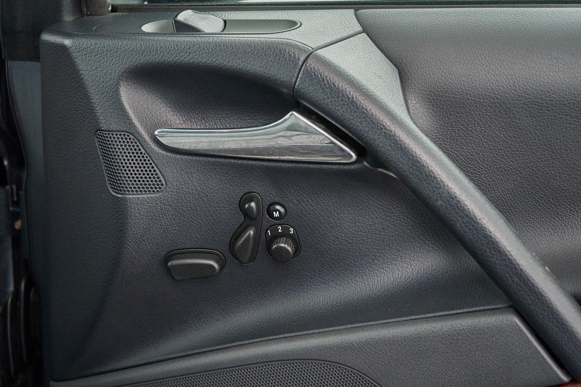 Mercedes-Benz Viano 2012, серый