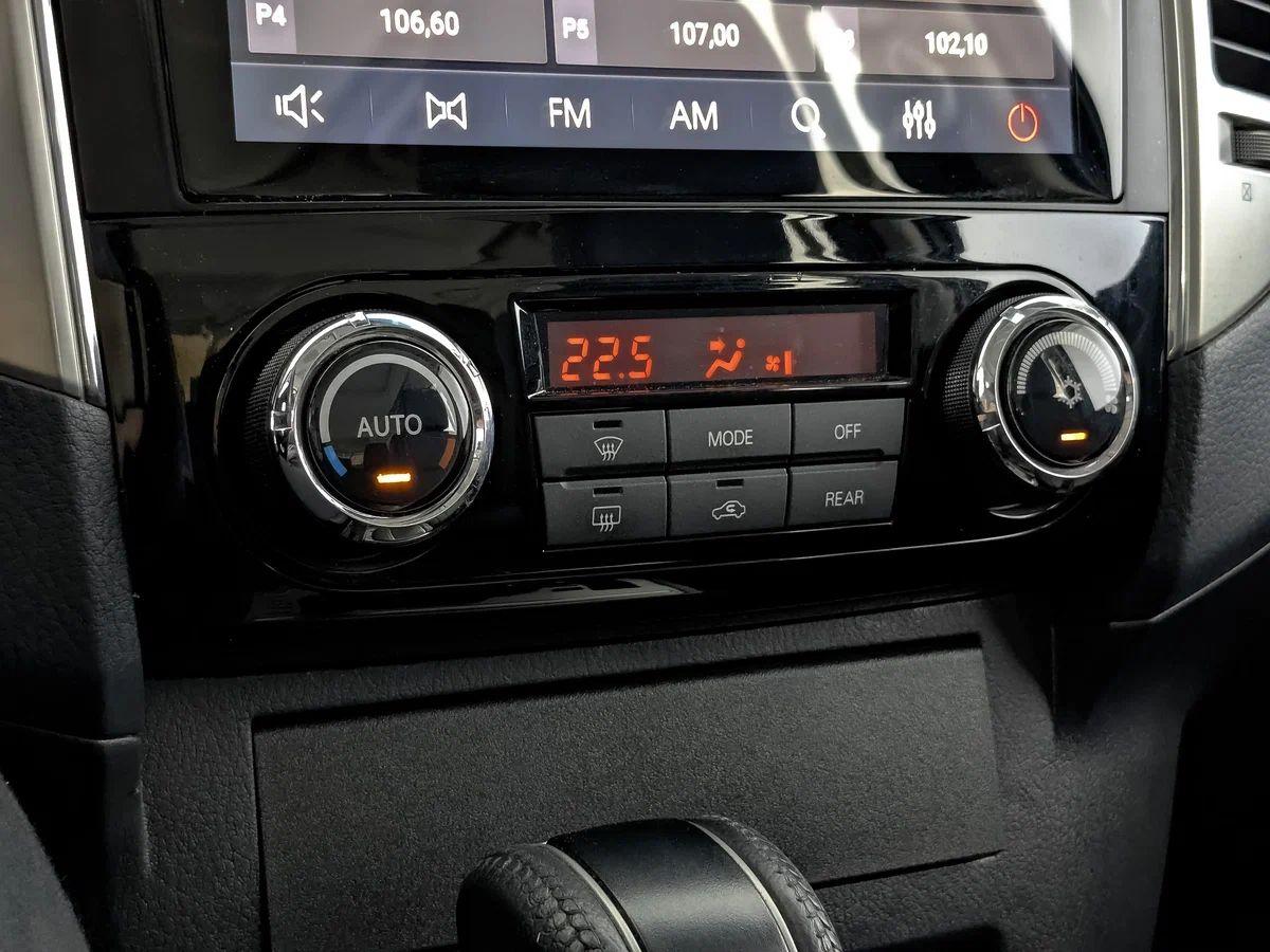 Mitsubishi Pajero 2018, белый