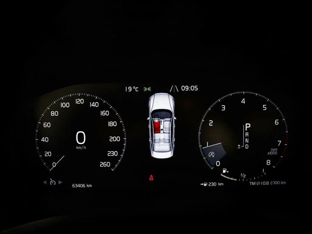 Volvo S60 2020, красный