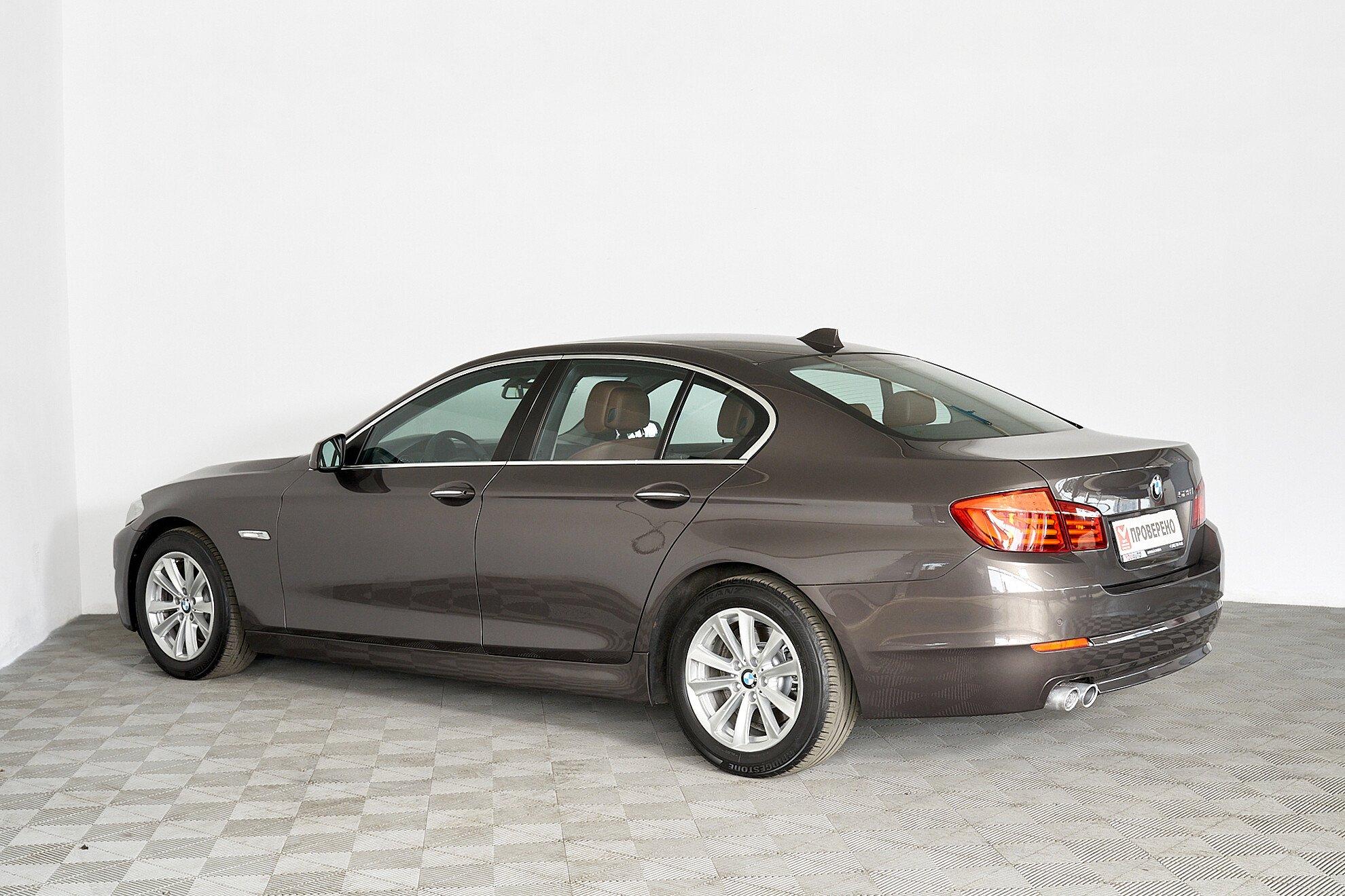 BMW 5 серии 2012, бежевый