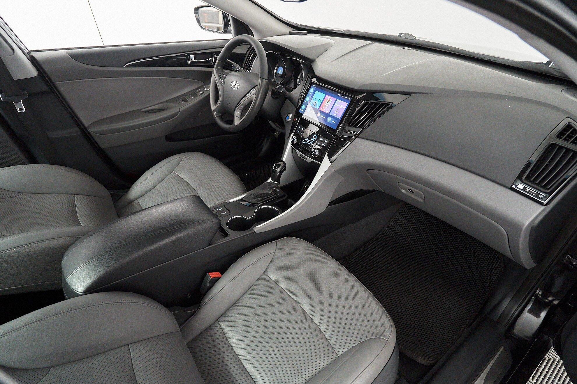 Hyundai Sonata 2011, черный