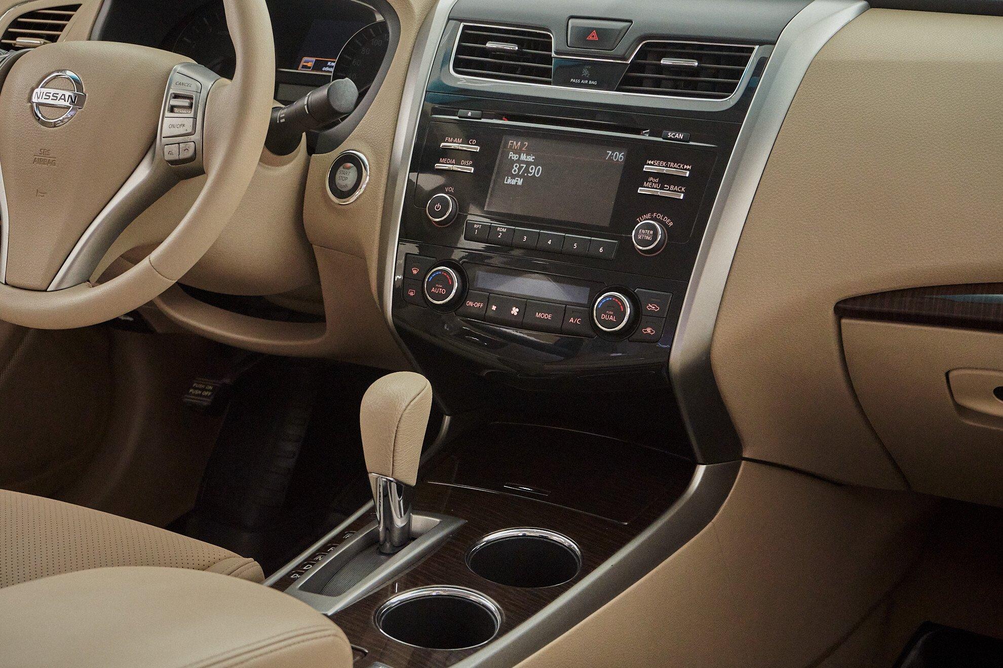Nissan Teana 2015, черный
