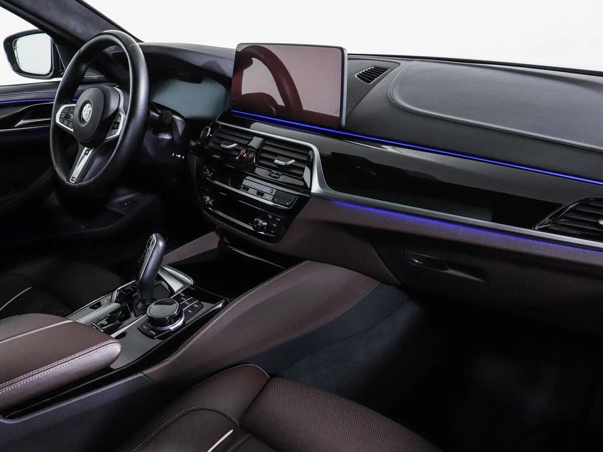 BMW 5 серии 2021, черный