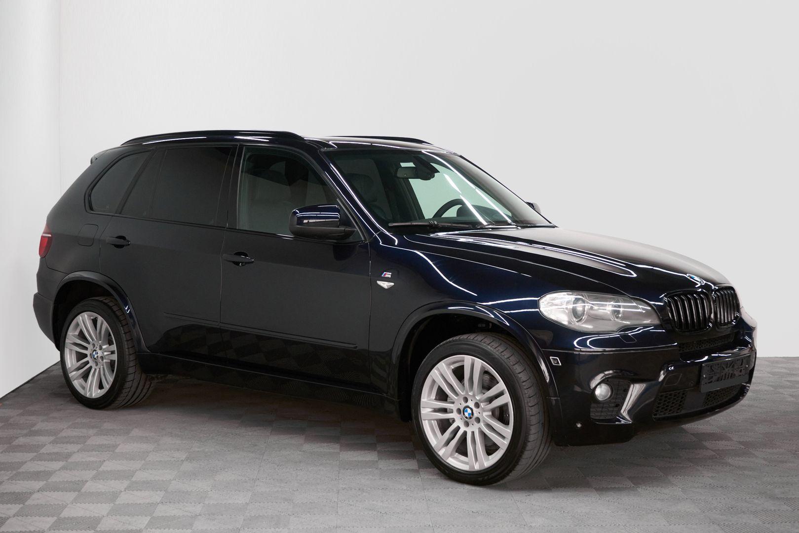 BMW X5 2010, черный